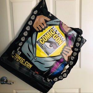 COMIC CON Souvenir bag $10 each total $80